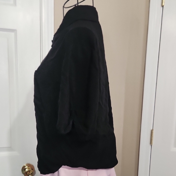 Hot Topic Black Button-Up Top - Picture 4 of 6